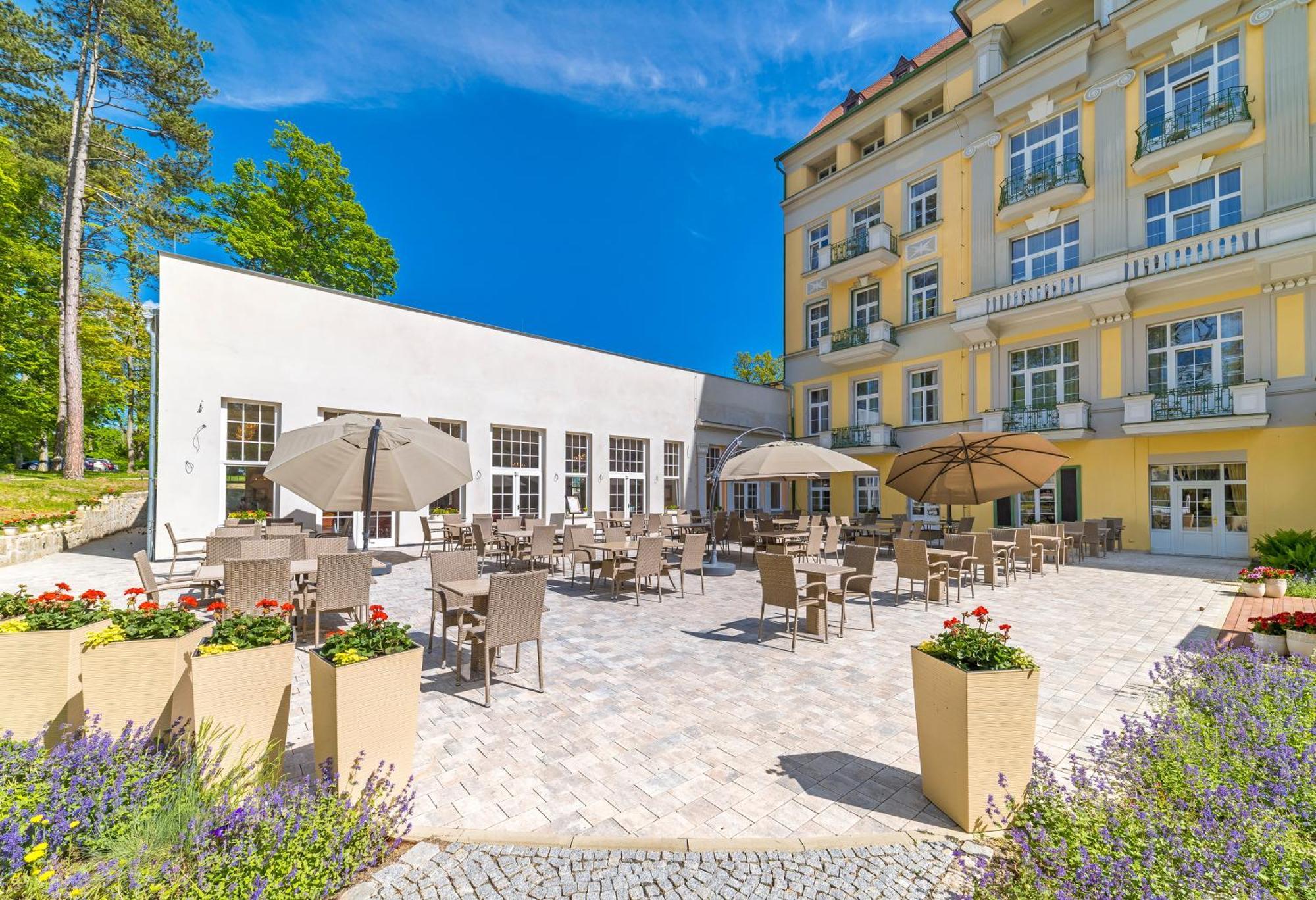 Spa Resort Pawlik-Aquaforum Františkovy Lázně Екстериор снимка