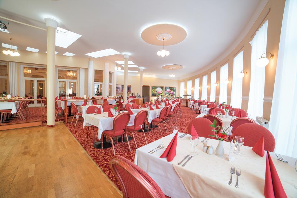 Spa Resort Pawlik-Aquaforum Františkovy Lázně Екстериор снимка