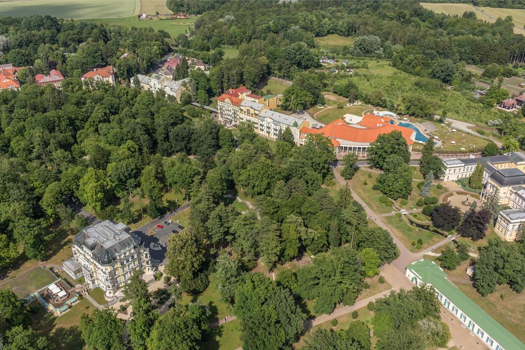 Spa Resort Pawlik-Aquaforum Františkovy Lázně Екстериор снимка