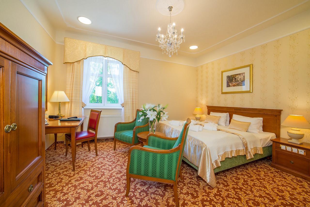 Spa Resort Pawlik-Aquaforum Františkovy Lázně Екстериор снимка
