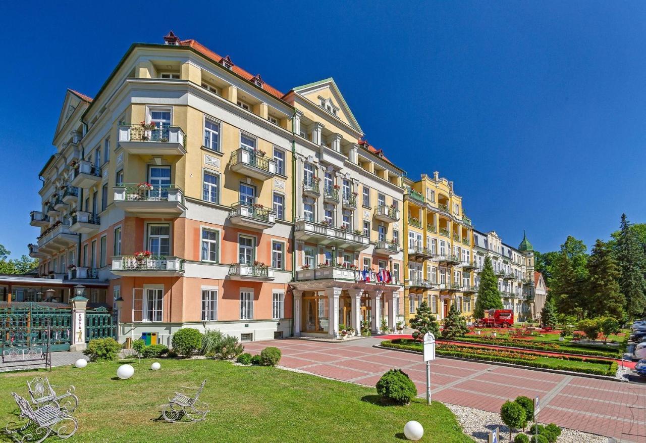 Spa Resort Pawlik-Aquaforum Františkovy Lázně Екстериор снимка