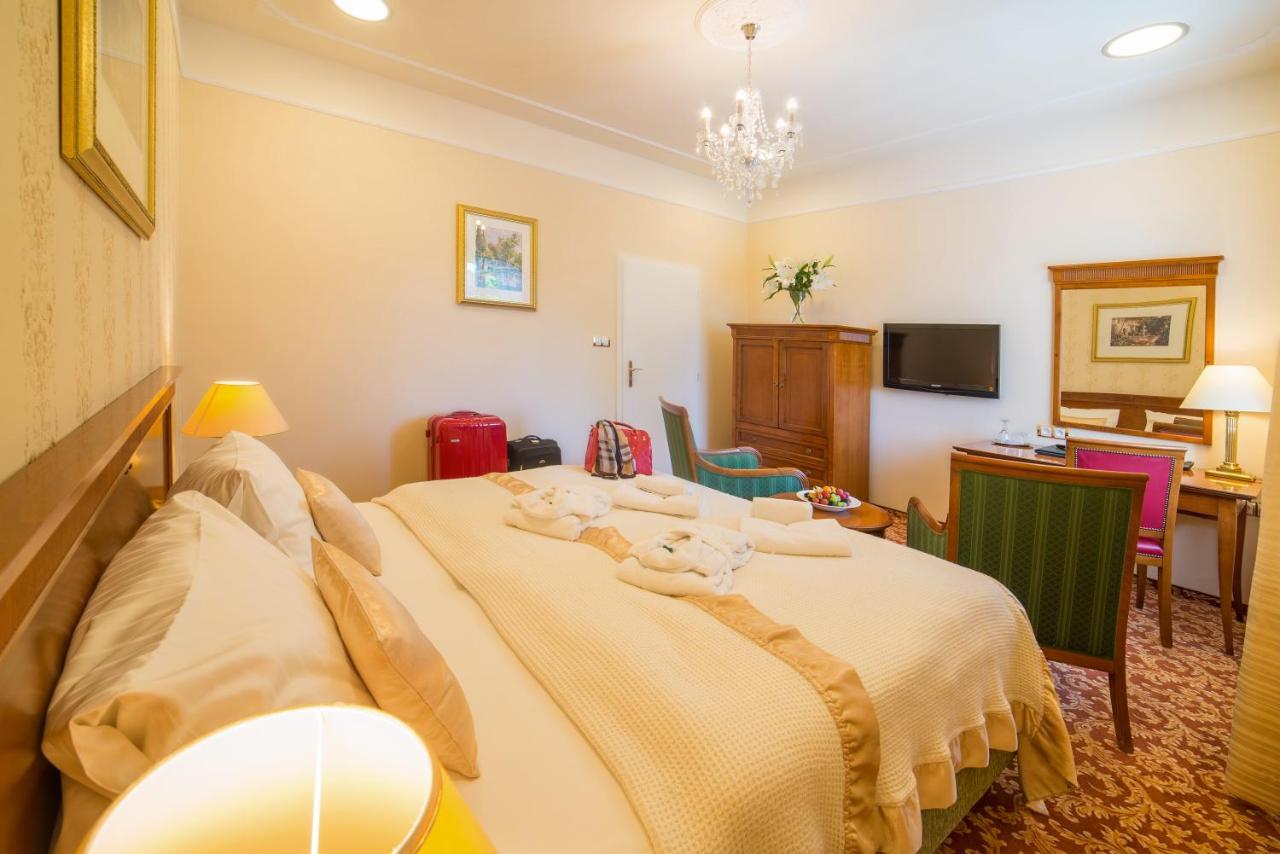 Spa Resort Pawlik-Aquaforum Františkovy Lázně Екстериор снимка