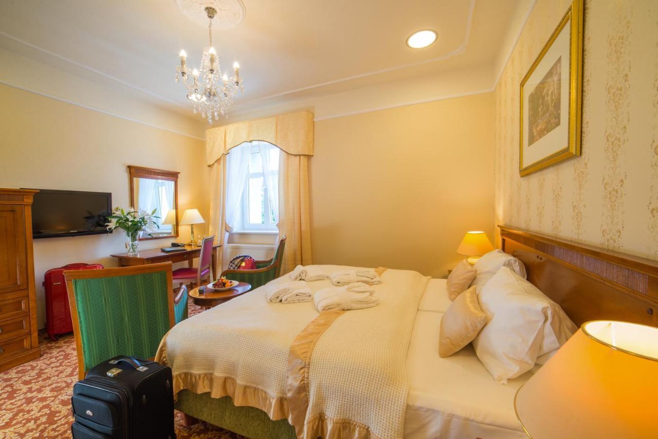 Spa Resort Pawlik-Aquaforum Františkovy Lázně Екстериор снимка